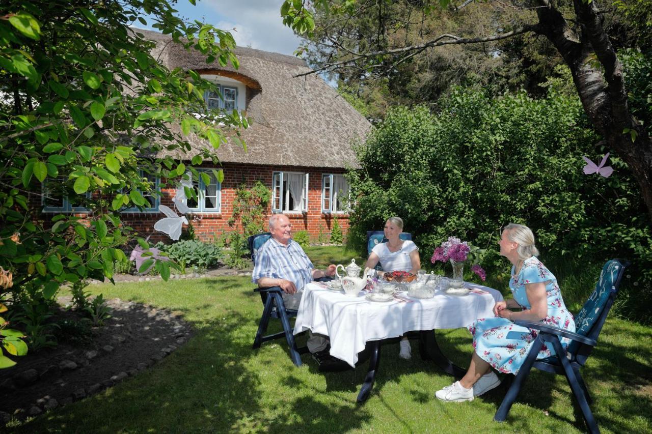 Villa Urlaub im Friesenhaus Langenhorn Exterior foto