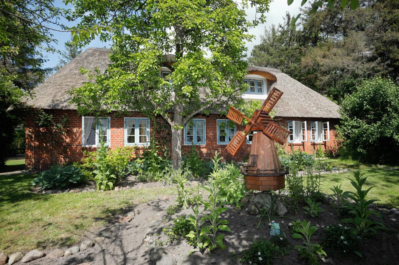 Villa Urlaub im Friesenhaus Langenhorn Exterior foto